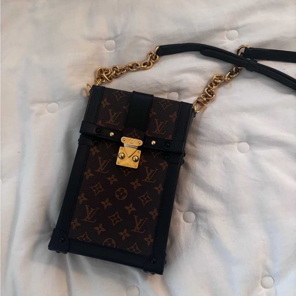 Louis Vuitton Crossbody bag